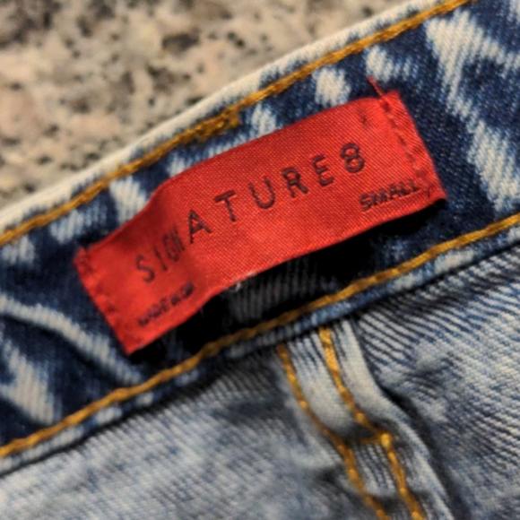 Distressed Shorts - Picture 3 of 3